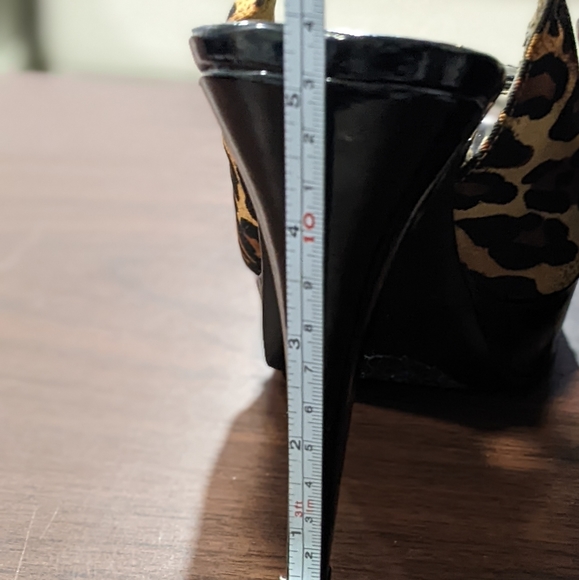 Guess ankle strap open toes samdals - Picture 4 of 6